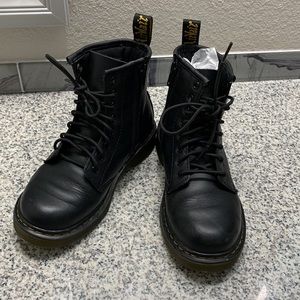 Dr. Martens Kids' 1460 Softy T Leather Lace-Up Combat Boots Sz 1